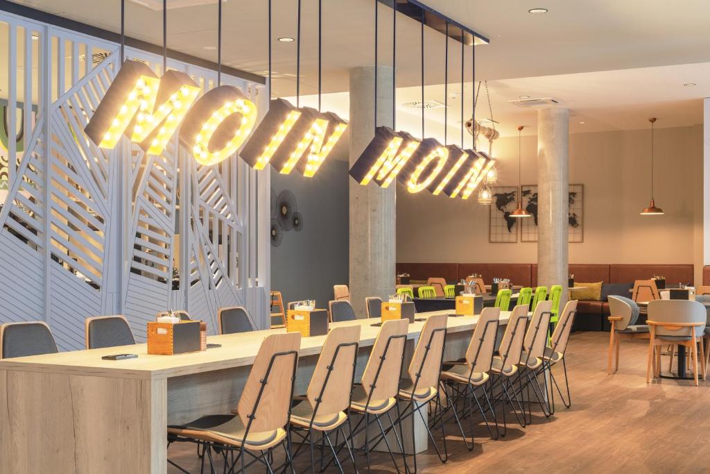 Holiday Inn - the niu, Yen Hamburg City by IHG - Resim 27