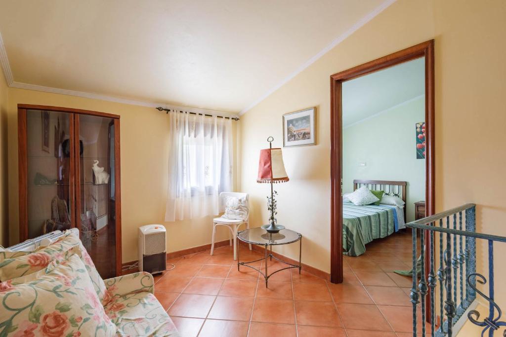 A bed or beds in a room at Casa Nueva de Bueu