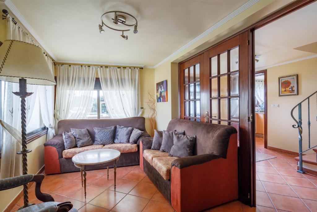 A seating area at Casa Nueva de Bueu