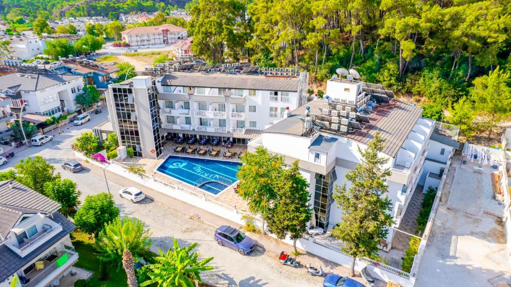 Bazén v ubytování Viking Express Hotel nebo v jeho okolí