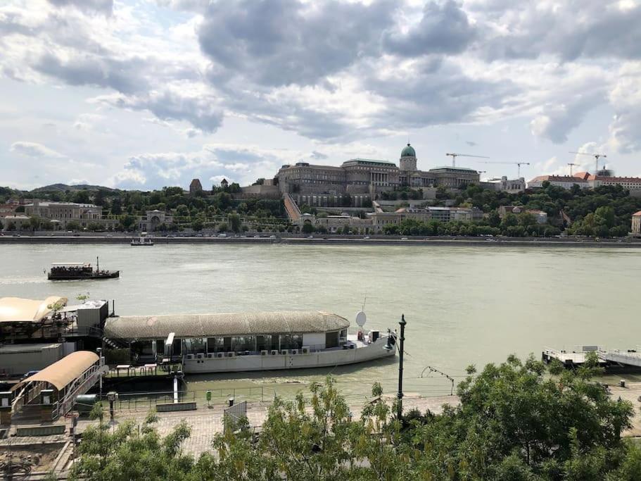 Baroque Danube Panorama Red 1051 Budapest, Vigadó tér 3 kép - 1