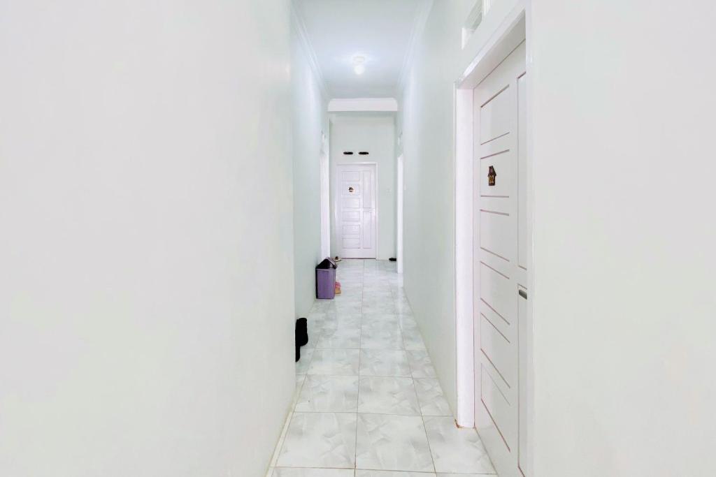 Fotografie z fotogalerie ubytování RedDoorz Syariah at GCL Bukittinggi v destinaci Bukittinggi