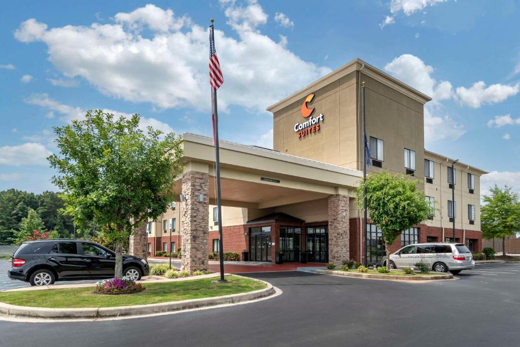 Comfort Suites Pell City near Logan Martin Lake photo