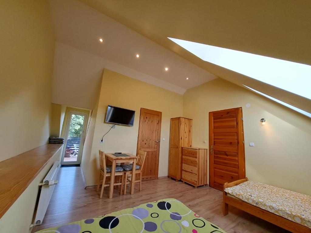 Noclegi na Leszka Czarnego - Habitación Triple Con Terraza