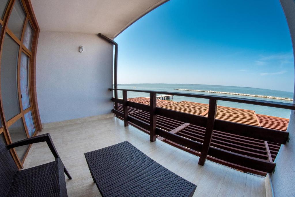 Balkón nebo terasa v ubytování Prichal 80 Hotel