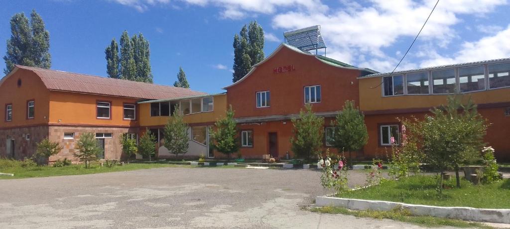 Budova, kde se hotel nachází