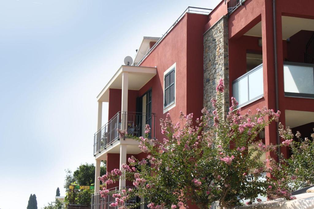 Budova, kde se aparthotel nachází