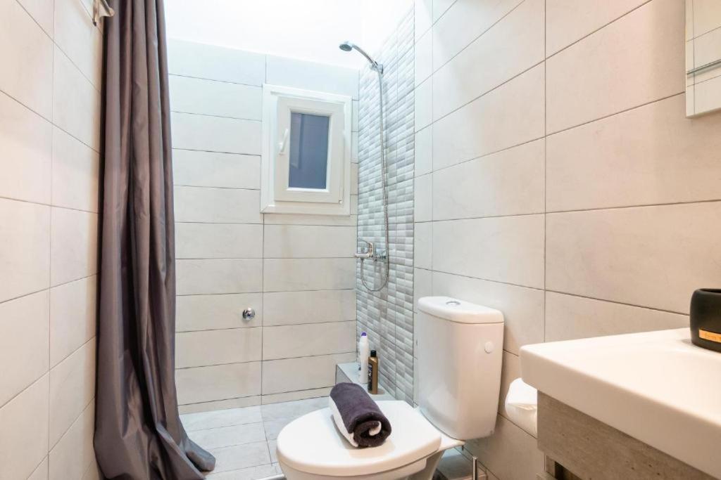 DK Mini Studio White Tower - 5