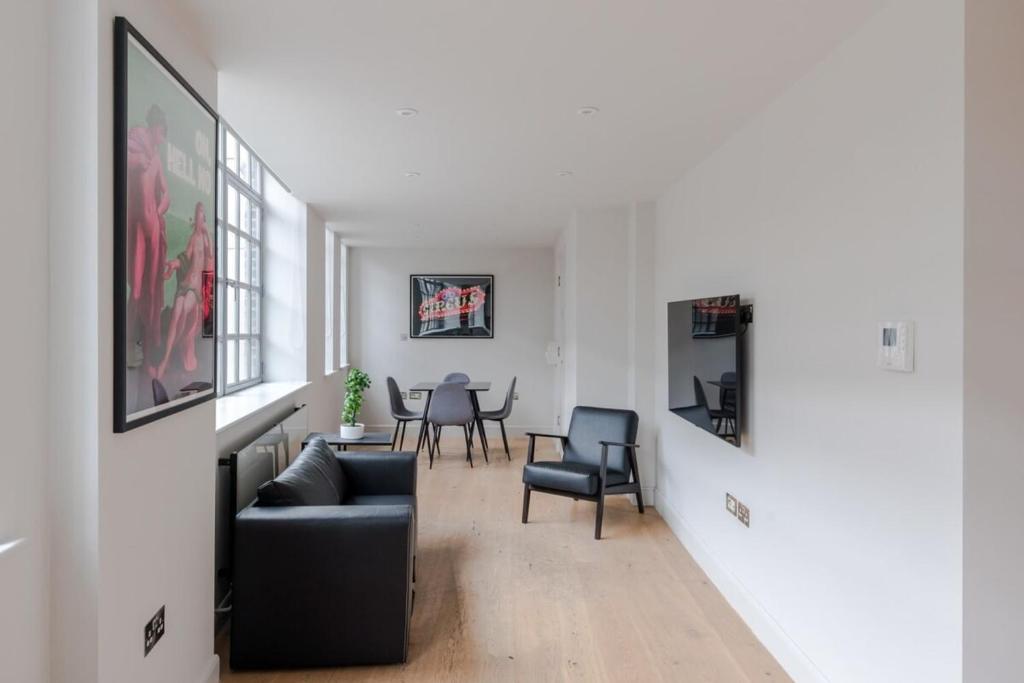 Dolls House Farringdon by Frankie Says, London (updated prices 2024)