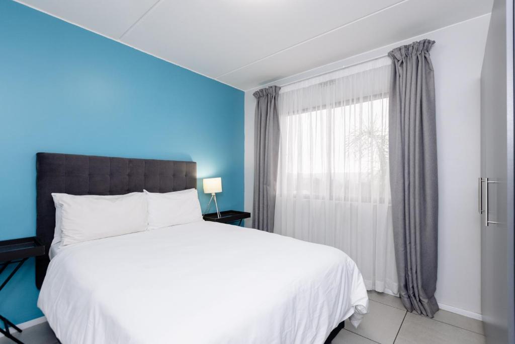 MINT Express Sandton View - One-Bedroom Deluxe Apartment