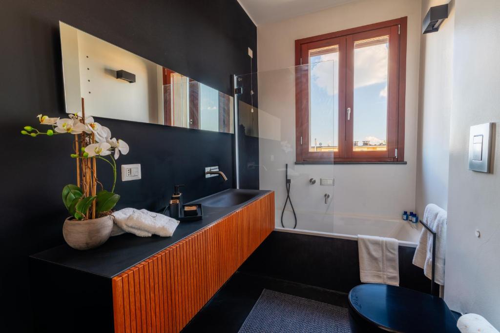 Fiftyfive-one Zuretti - Resim 5