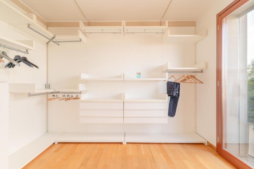 Fiftyfive-one Zuretti - Resim 13