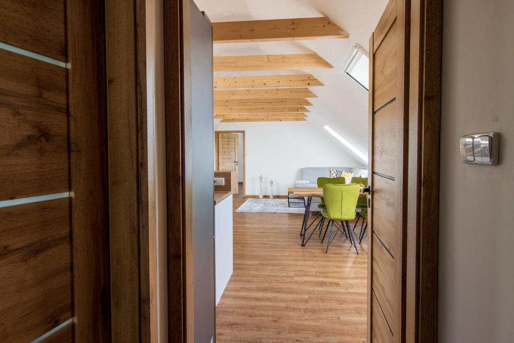Fotografie z fotogalerie ubytování Podkrovní apartmán Karlovice v Karlovicích