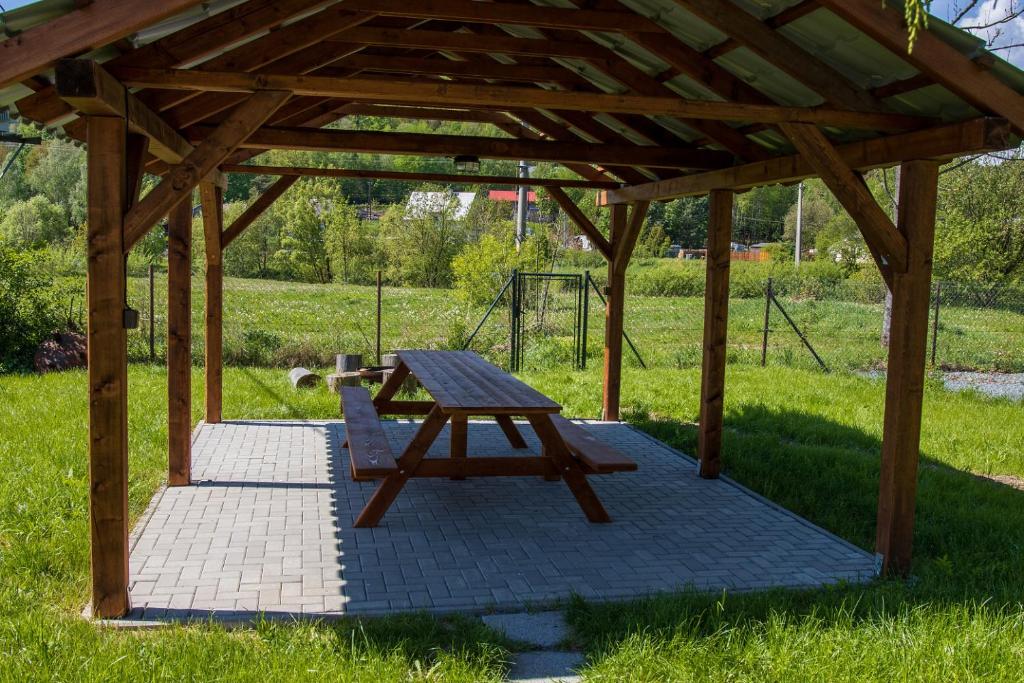 Zahrada ubytování Podkrovní apartmán Karlovice