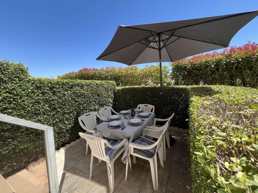 Photo de la galerie de l'établissement Studio Cabine au Grau-du-Roi: Proche Mer, Terrasse, Parking Privé, 4 Couchages - FR-1-307-265, au Grau-du-Roi