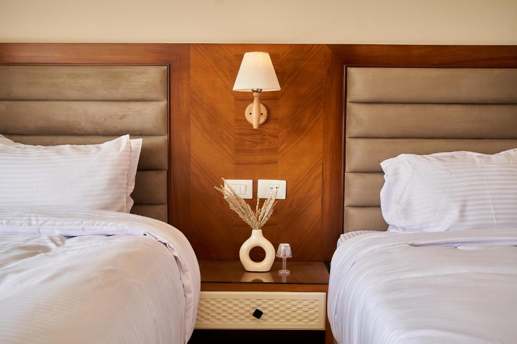 prestige pyramids INN - 10