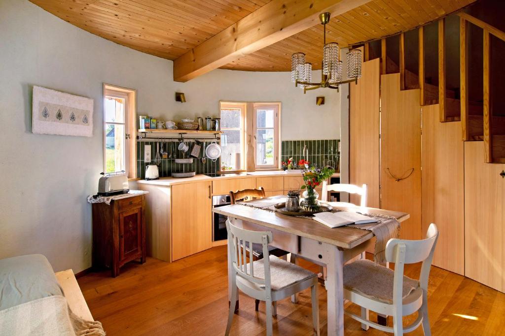 Kuchyň nebo kuchyňský kout v ubytování Uptrulli-Minihaus