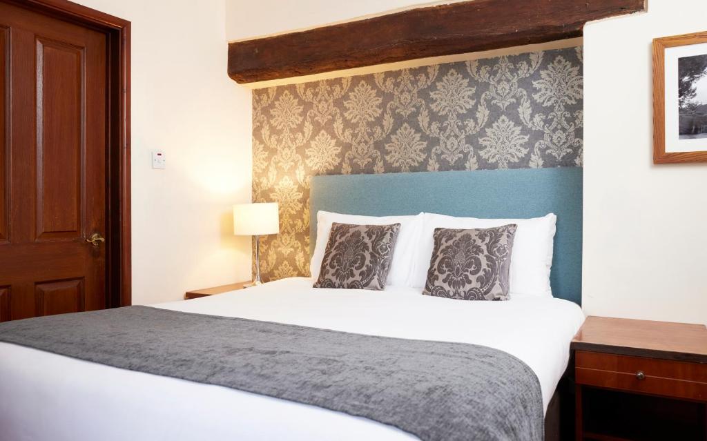 Hunters Hall Inn by Greene King Inns - Housity