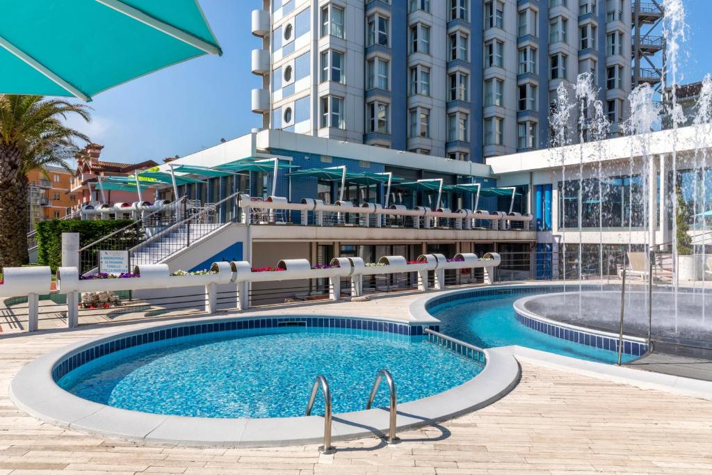 Bazén v ubytování B&B Hotel Chioggia Airone nebo v jeho okolí