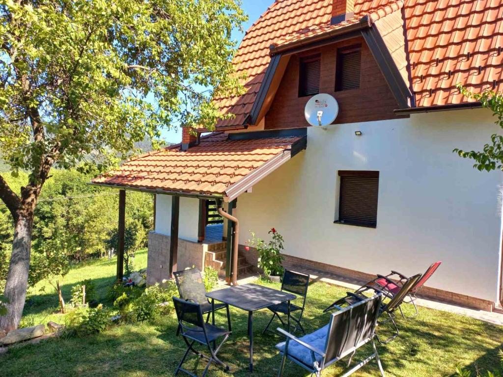 Zahrada ubytování TARA Vila Rajak