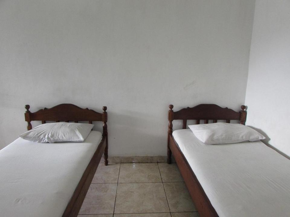Hotel Singasari - Kleine Tweepersoonskamer Met 2 Aparte Bedden