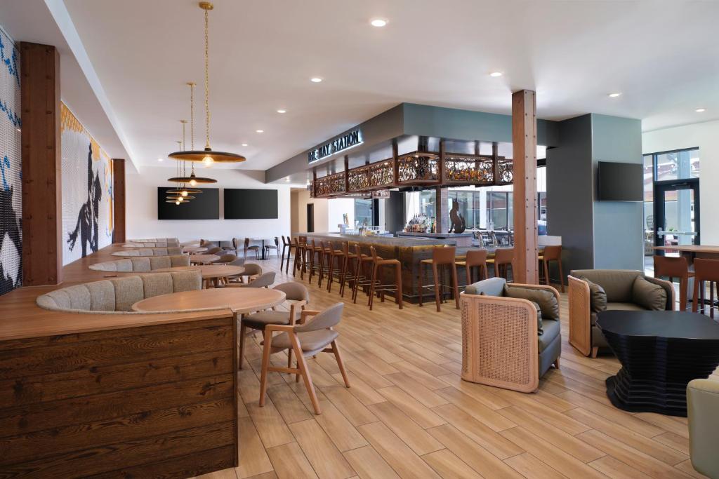Posezení v ubytování Fairfield Inn & Suites by Marriott Tempe