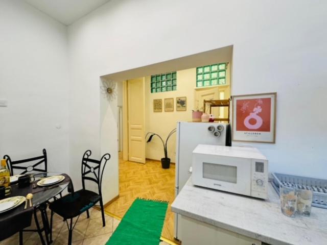 3 bedrooms apartment in the city centre, next to Nyugati Station 1132 Budapest, Kádár utca 10 kép - 1