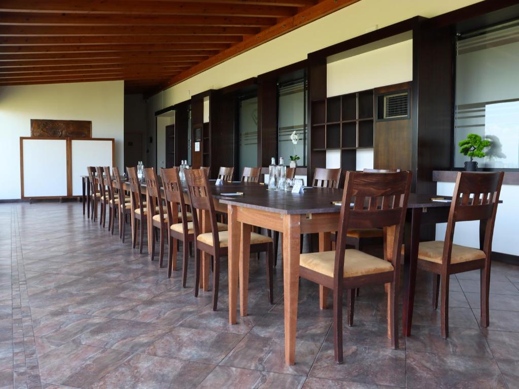 Restaurace v ubytování Ile Hotel