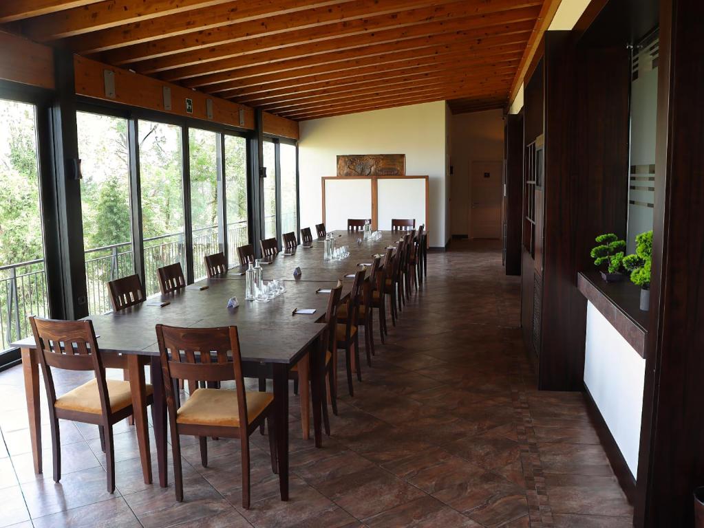 Restaurace v ubytování Ile Hotel