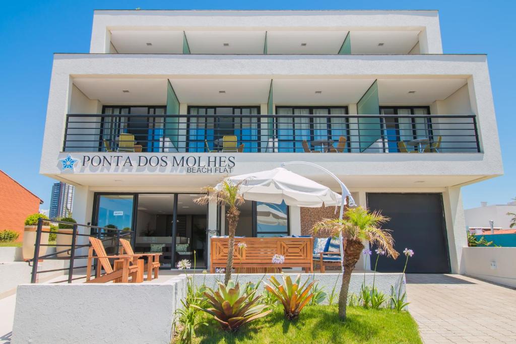  Ponta dos Molhes Beach Flat