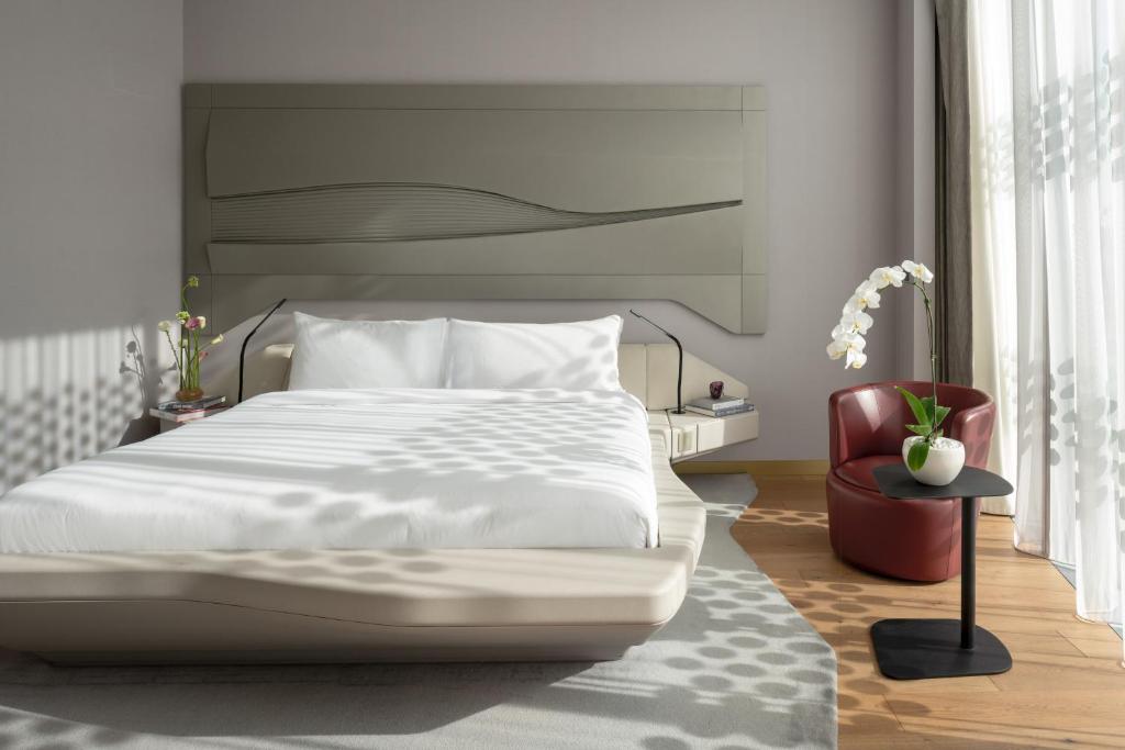 
Deluxe Always ME Extra Space
