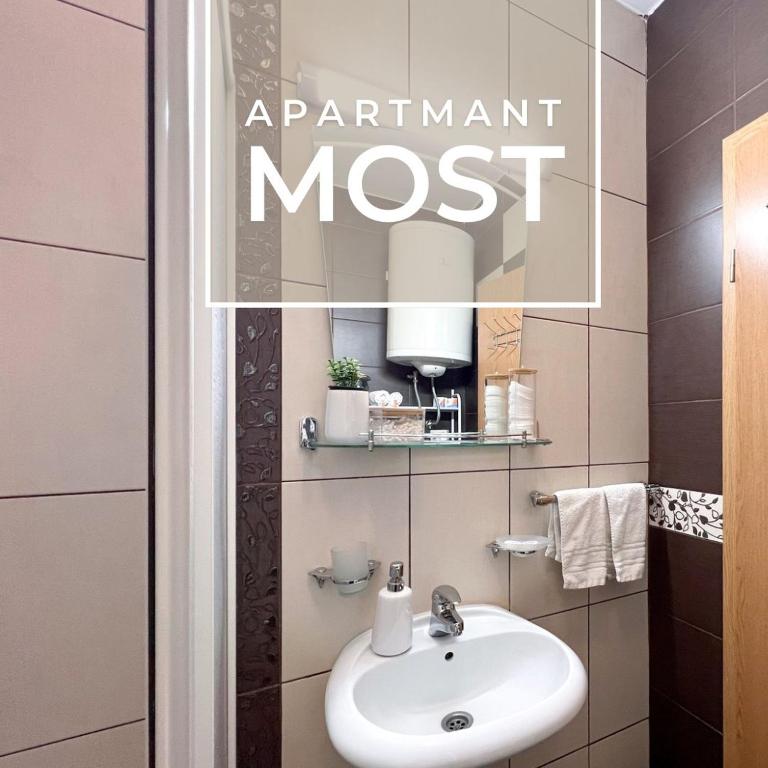 Koupelna v ubytování Most apartman