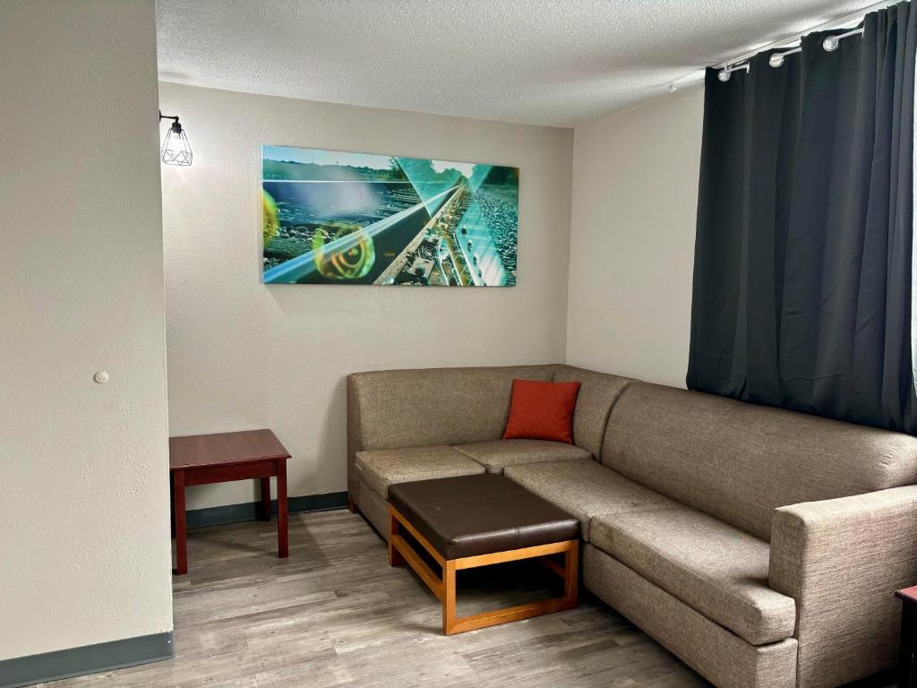 Baymont by Wyndham Keokuk - Suite Con Cama Extragrande - No Fumadores