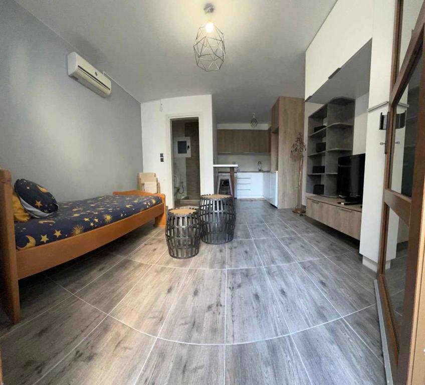 Gambar di galeri bagi Maria Ireon Studio 3 basement di Samos