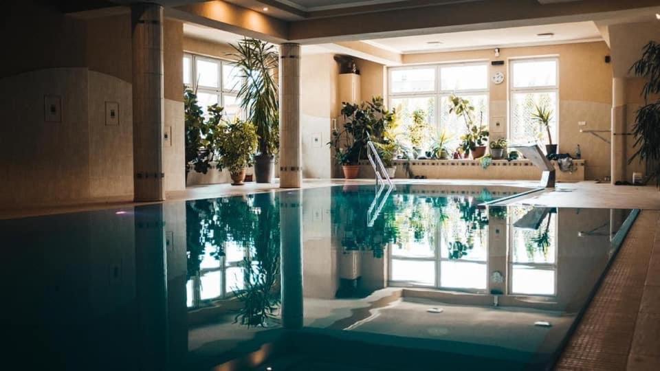 Bazén v ubytování U Aniołka BASEN, SAUNA, JACUZZI W CENIE ! nebo v jeho okolí