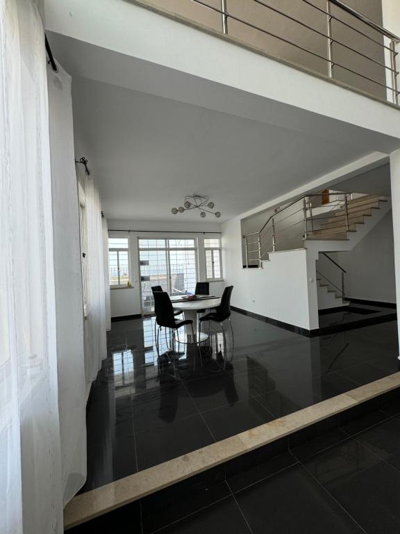 Kuchyň nebo kuchyňský kout v ubytování Villa RESIDENCIAL EUNICE