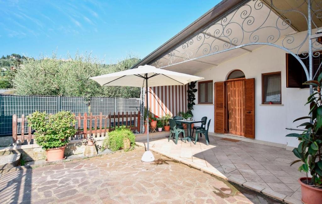 Gorgeous Apartment In Piano Di Mommio