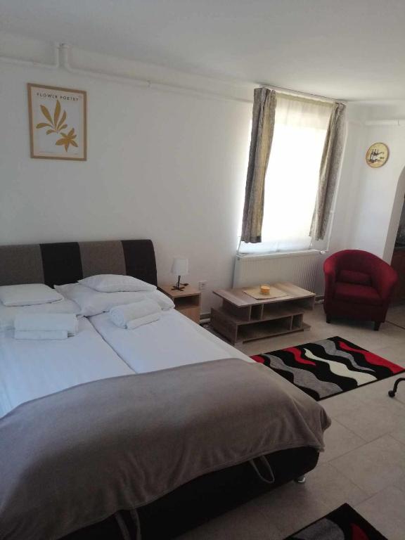 Postel nebo postele na pokoji v ubytování Blueline Motel