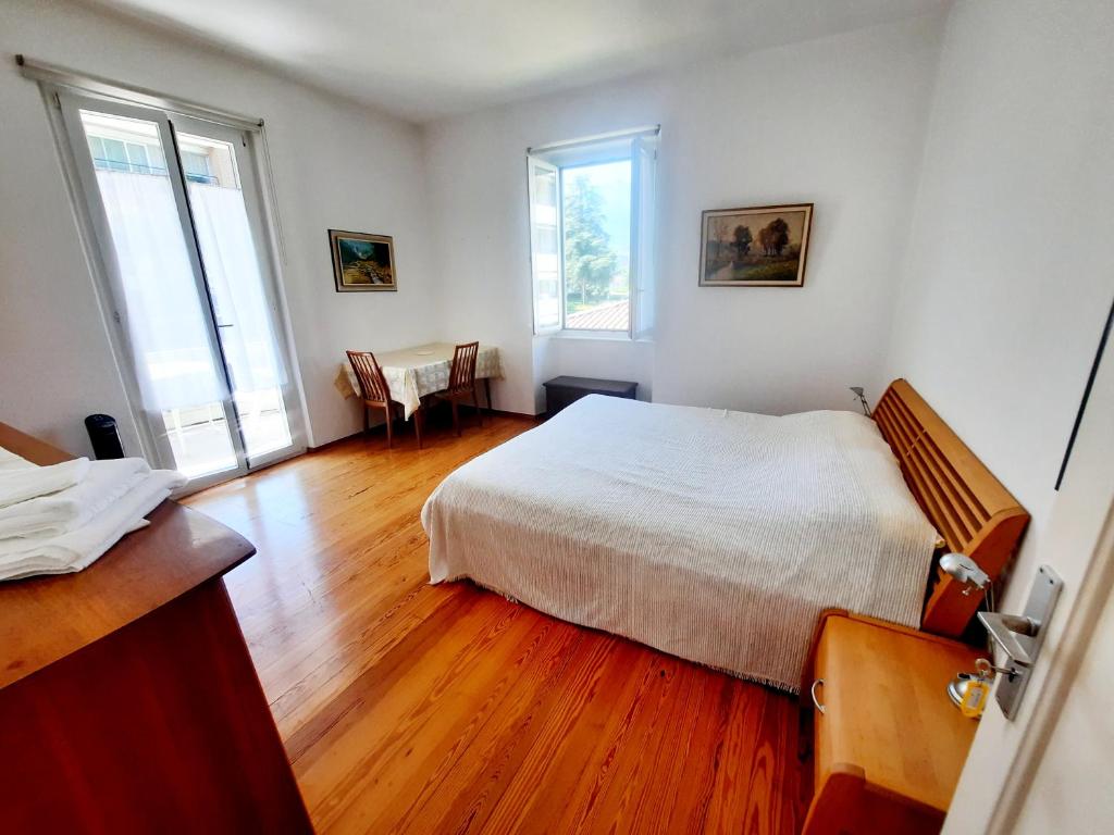 Ampie camere Locarno - Resim 1