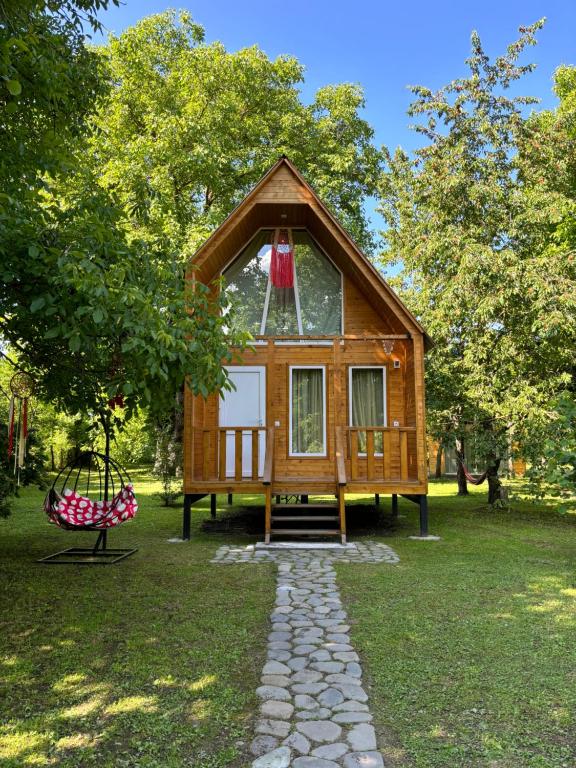 Φωτογραφία από το άλμπουμ του Wooden Cottage Near Tianeti σε Tʼianetʼi