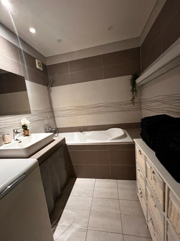 Koupelna v ubytování Apartmán širšie centrum KOCKA