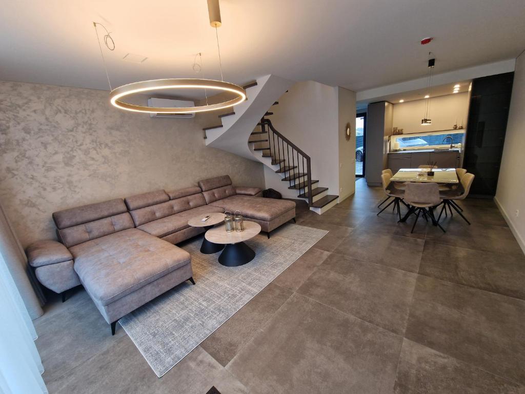 O zonă de relaxare la MONCI erdvūs apartamentai Monciskėse su uždaru kiemeliu