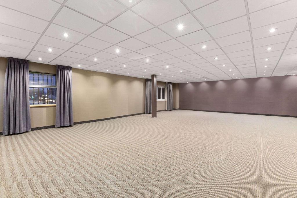 Days Inn by Wyndham Ottawa - Resim 18