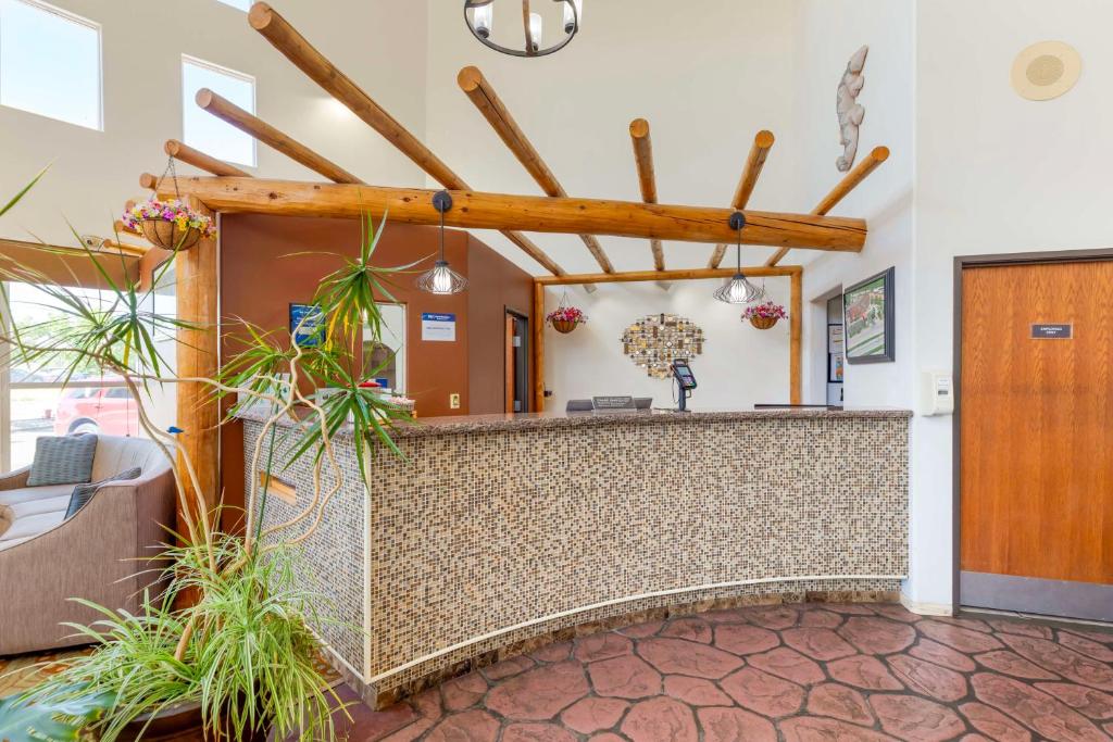Best Western Kiva Inn photo