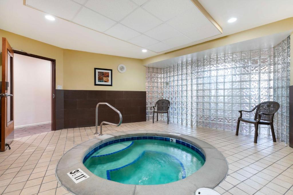 Best Western Kiva Inn photo
