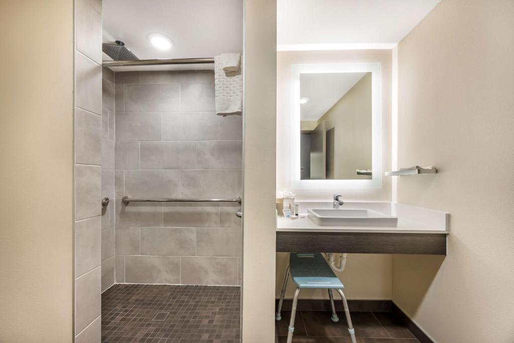 Vīb Best Western Springfield photo