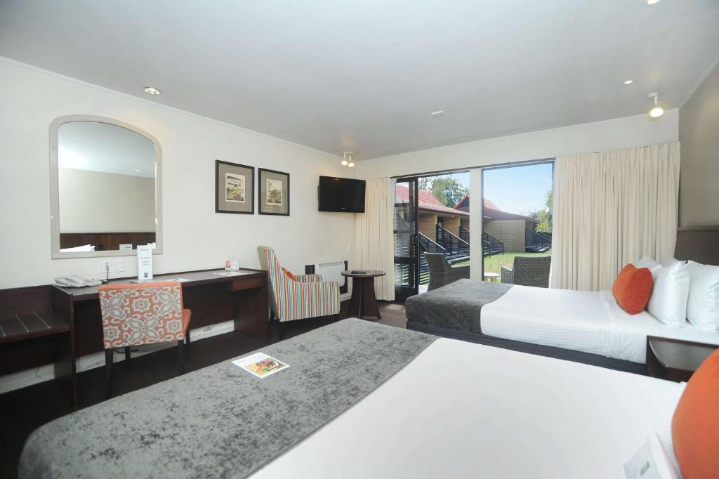 
Deluxe Queen Room with Two Queens - Non Smoking
