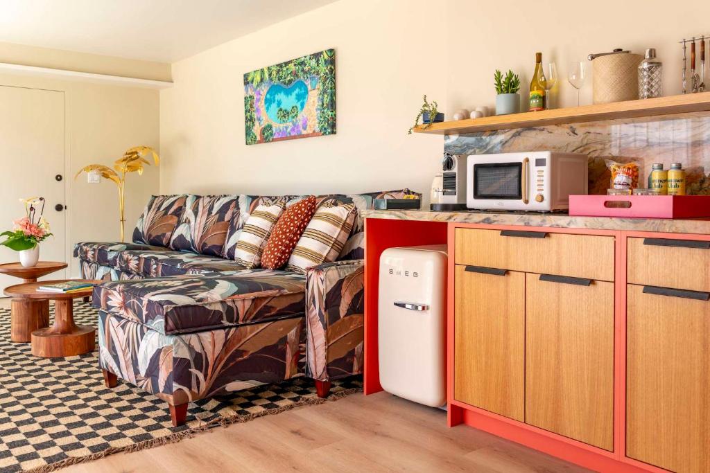 Wayfinder Waikiki - Voted Top 10 Best Hotels in Hawaii! - Penthouse Apartment