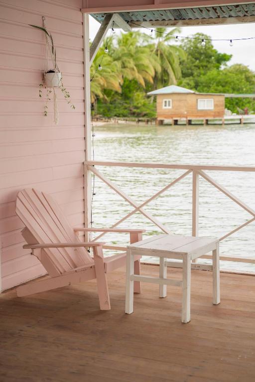 Balkón nebo terasa v ubytování La Caribena Beach House- Bocas del Toro, Isla Colón, Panamá