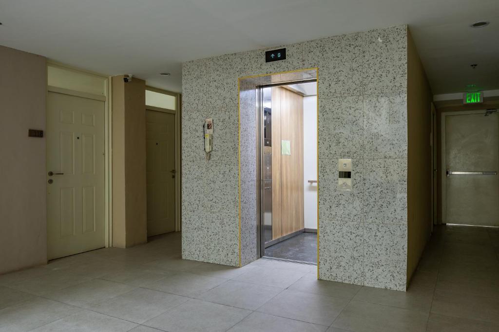 Fotografie z fotogalerie ubytování AMANI 107B, 3 Minutes to Airport, with Gym & Pool ,FAST WIFI, Free Netflix v destinaci Pusok